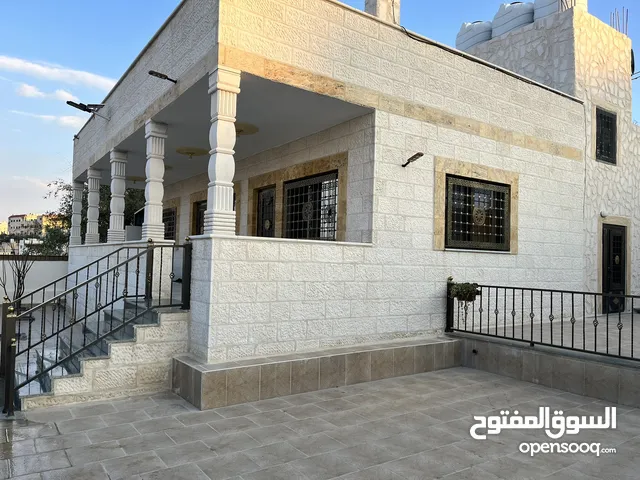 190m2 5 Bedrooms Townhouse for Sale in Zarqa Al Autostrad