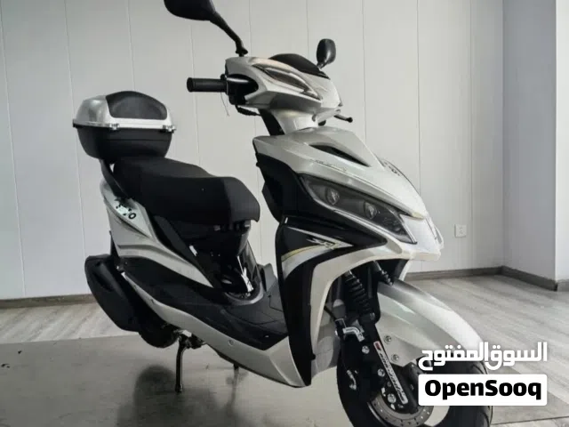 2025 فيسبا Sprint 150