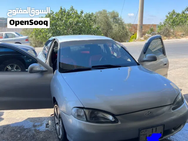 1996 هيونداي افانتي Standard