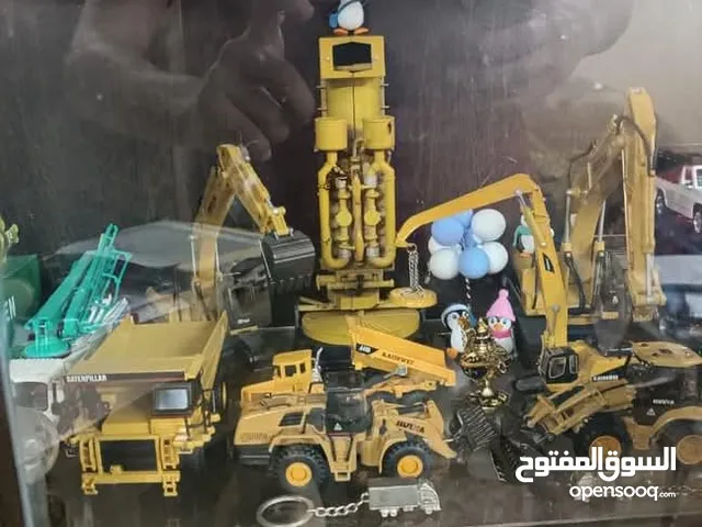مجسمات شاحنات واليات حديد