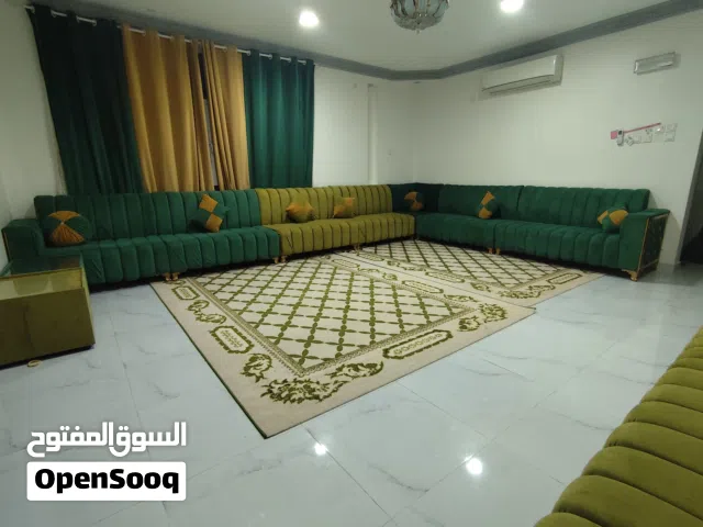 كراسي صالة 30 شخص مع الستائر والسجاد عدد 2