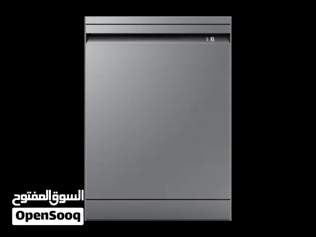 غسالة الأطباق دفن طراز DW7700B التي تتميز بكفاءة استهلاك الطاقة وتقنية WaterJet CleanTM باللون الفضي