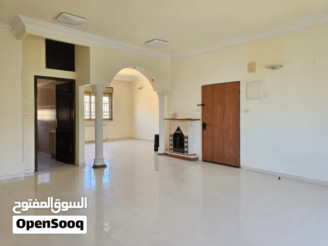 165 m2 3 Bedrooms Apartments for Rent in Ramallah and Al-Bireh Al Irsal St.