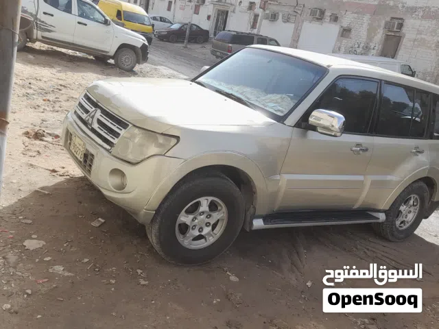 2008 ميتسوبيشي باجيرو GLS