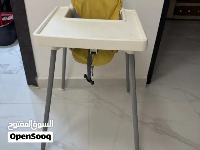 كرسي اطعام طفل