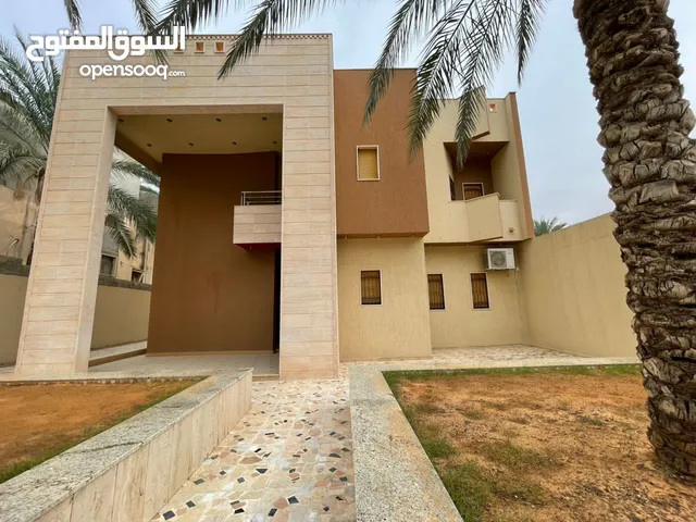 380 m2 5 Bedrooms Villa for Sale in Tripoli Souq Al-Juma'a