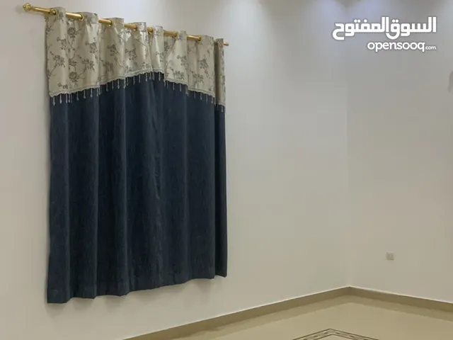 (محمود سعد ) فيلا للايجار السنوى - 5 غرف ماستر - عرفة خادمة كبيرة - موقع متميز بعجان
