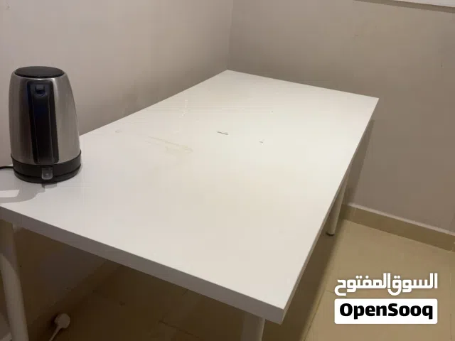 طاولة ايكيا كبيرة 5 دينار