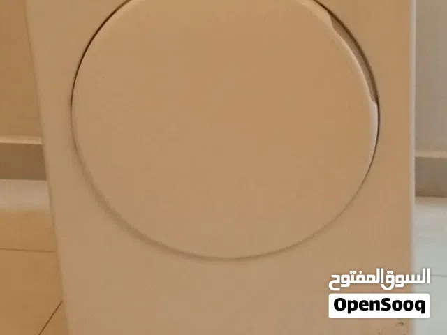 نشافة الملابس ماركة كاندي 8كيلو للبيع بحاله جيده جدا إستعمال بسيط جدا ايطاليا الصنع