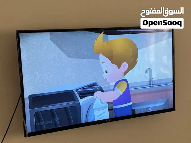 تلفاز 43 بوصة بحالة ممتازة مع ستاند جداري