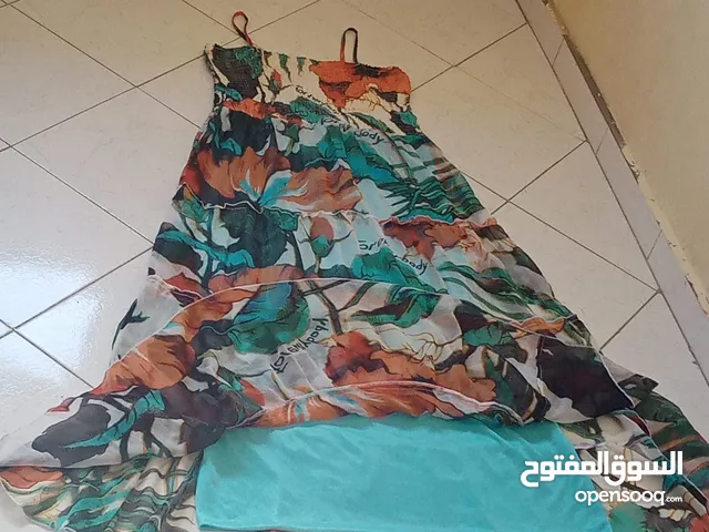 كسوة صيفية طويلة ومريحة انيقة بالوان زاهية وتصميم بسيط ولمسة انثوية بثمن مناسب