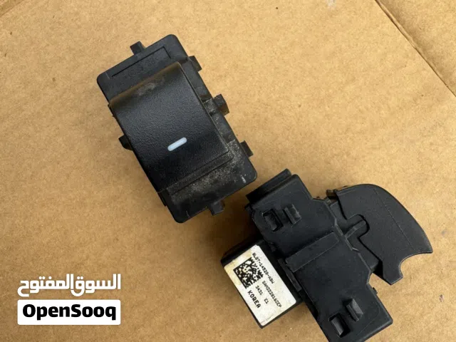 قطع غيار فورد سكيب ford escape 2012 للبيع