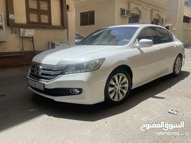 هوندا اكورد 2015