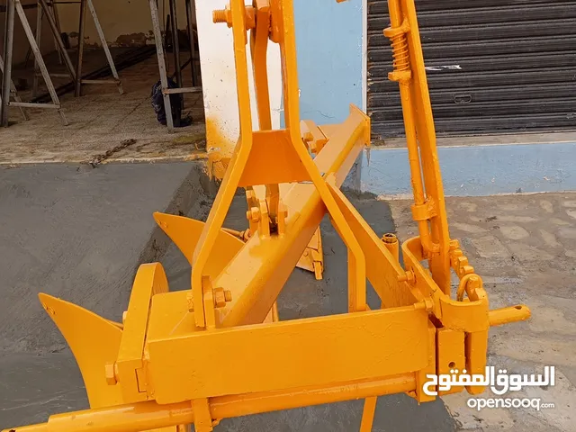 2009 Tractor Agriculture Equipments in Sidi Bouzid