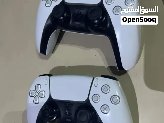 يدتين بلاي ستيشن فايف وكاله