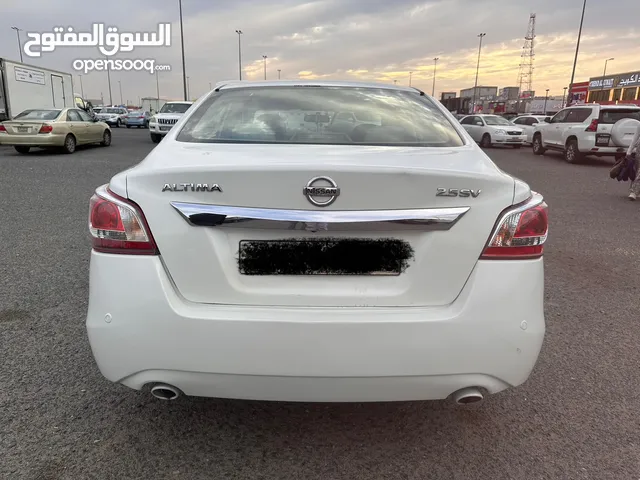 Nissan Altima 2013 four cylinder 2.5 SV (Please message whatsapp to negotiate)