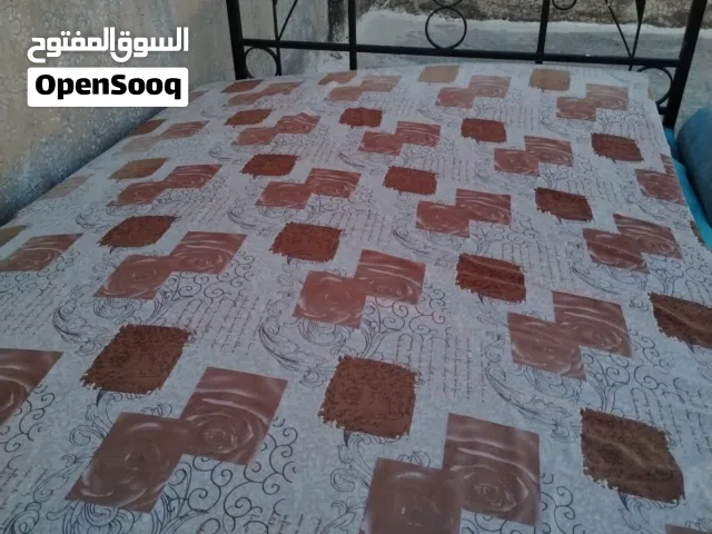 سرير حديد مزدوج للبيع