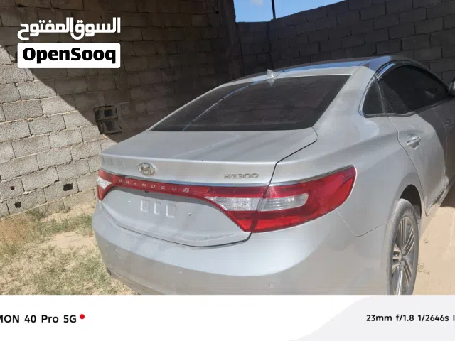 2014 هيونداي ازيرا Standard