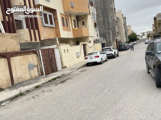 220 m2 More than 6 bedrooms Townhouse for Sale in Tripoli Abu Saleem