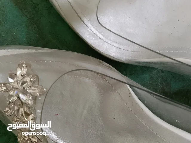 سندل عرايسي لبسة واحدة