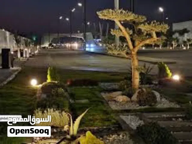 بيت 200 متر مربع للبيع في مجمع البدور السكني في المنطقة الذهبية .