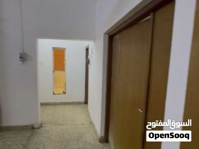 250 m2 4 Bedrooms Townhouse for Rent in Basra Khadra'a