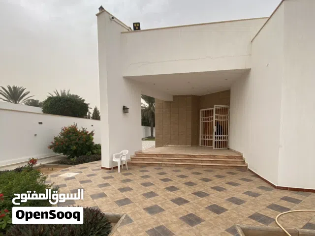 800 m2 More than 6 bedrooms Villa for Rent in Tripoli Janzour