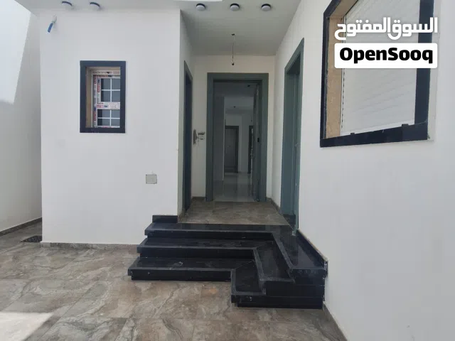 160 m2 3 Bedrooms Townhouse for Sale in Tripoli Ain Zara