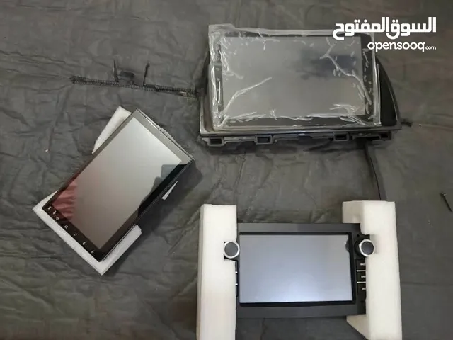 3 شاشات سيارة اندرويد كاملات غراضة ابعيهن كلهن احجامهن وحدة 10 انج وأثنين 7
