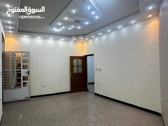 200 m2 3 Bedrooms Townhouse for Rent in Baghdad Yarmouk