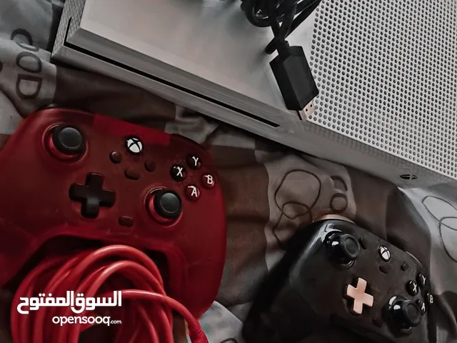 Xbox one s مستعمل لاكن نضيف و شغال