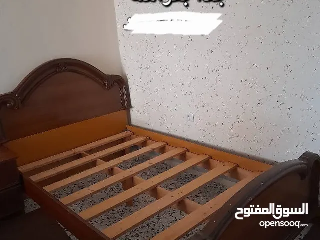 سرير فردي كبير واسع لوح إيطالي سدة متينة استعمال نظيف جدآ