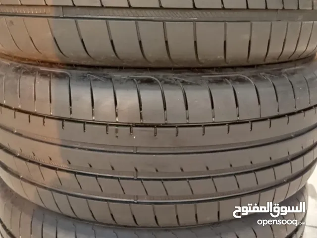 توجد لدينا جميع أنواع الاطارات المستخدمه اخو الجديد مشروطه من كل العيوب وتتوفر لدينا جميع المقاسات