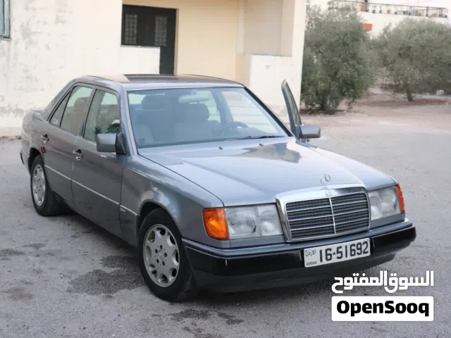 1988 Mercedes Benz E-Class E 200