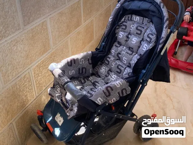 عرباية أطفال مع Child safety seat