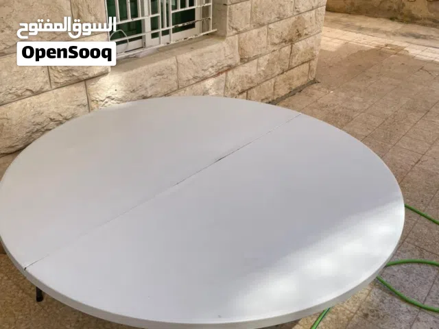 طاوله طعام كبيره للبيع موجود بمنطقه جبل الحسين للبيع