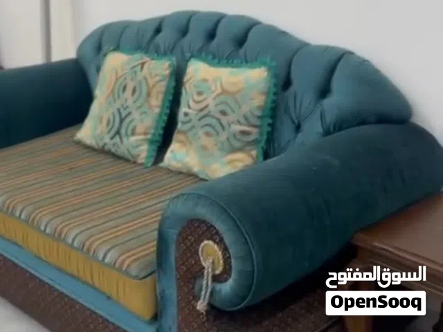 قنفات سفان قويات كلش 4قطع  قطعه كبيرة قياس مترين و40 قطعة وسط قياس متر و80 وقطعتين كراسي صغار طبلات