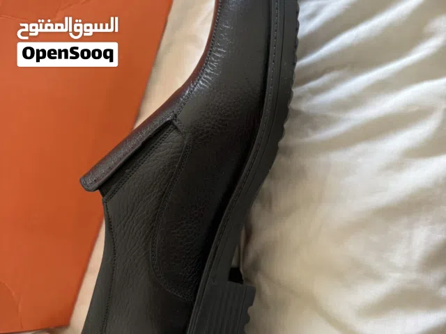 حذاء اسود رسمي