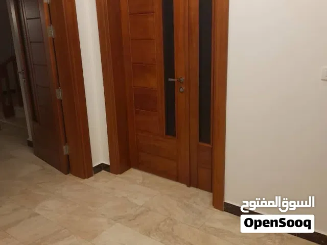 فيل للبيع او الايجار 3 ادوار مفصولات تشطيب حديث في راس حسن مقسم المنتصر حي راقي كله فيلات