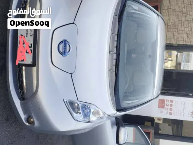 2012 نيسان ليف SV
