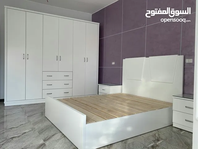 نجارة عصرية بالدوق الرفيع ودقة عالية في التصميم.