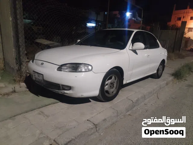 1996 هيونداي افانتي Standard