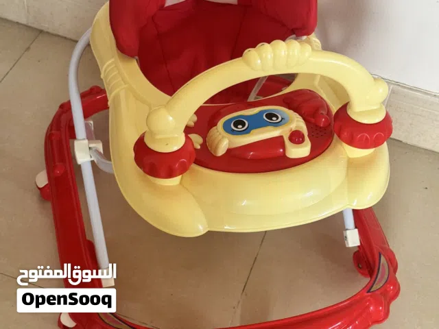 مشاية اطفال بحالة جيدة