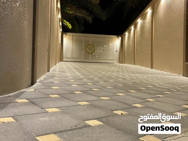 نوفر أشكال مختلفة ومتنوعة من الإنترلوك الإسمنتي الأوتوماتيكي مع خدمة التوصيل لجميع ولايات السلطنة