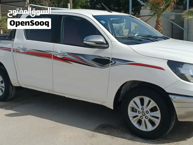2020 تويوتا هيلوكس SR5