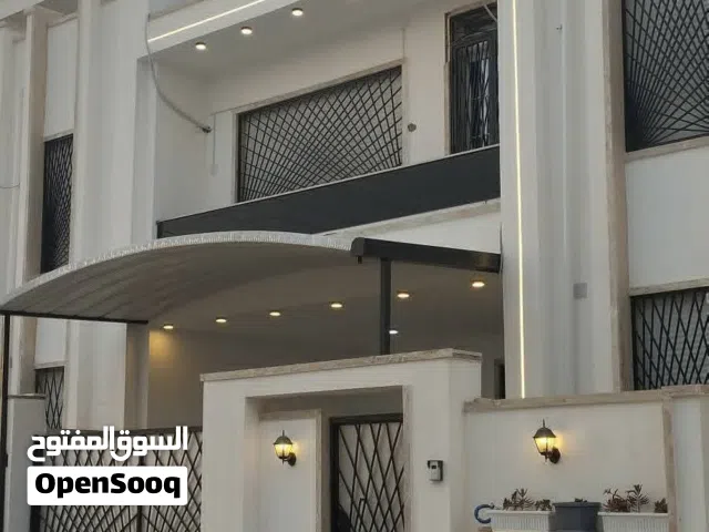 فيلا دورين نطام خليجي للبيع  جاهزه لسكن كل شي راكب من مكيفات وسخانات ومطابخ وحمايه وتريات