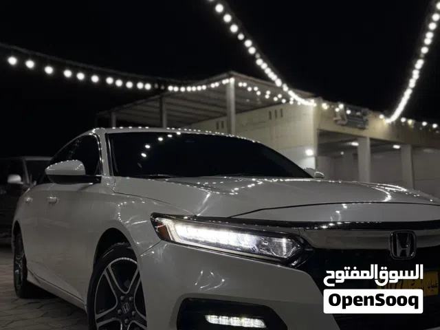 2019 هوندا اكورد LX
