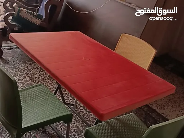 طاوله و3 كراسي بحال الجديد