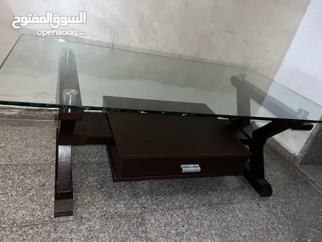طاولة وسط للصالة مستعمله للبيع لكن بحالة جيده