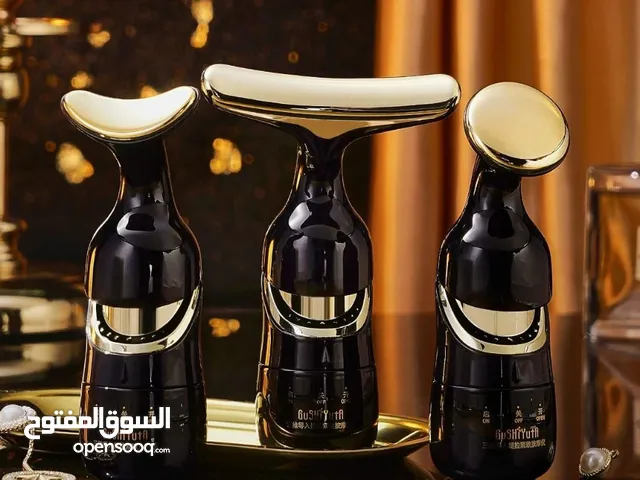 بتدليك احترافي كل يوم مع جهاز الأيونات الذكي... بشرة مشدودة ومشرقة بلمسة واحدة!  مع جهاز مساج الوجه